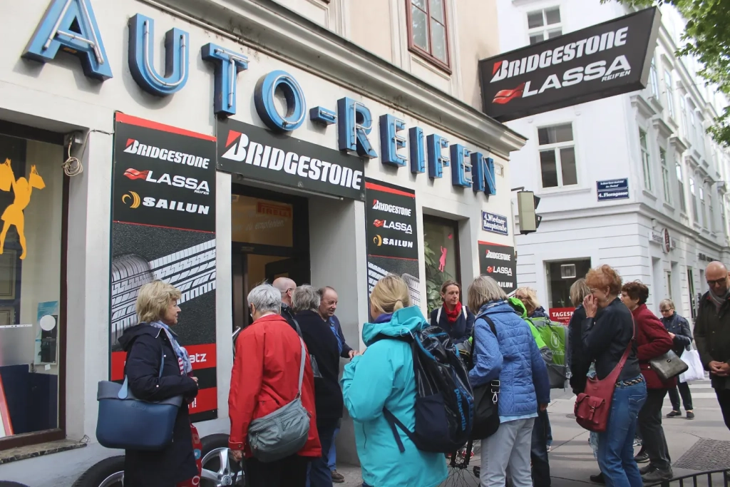 Jane's Walk Vienna 2019: Autoreifen Milcic